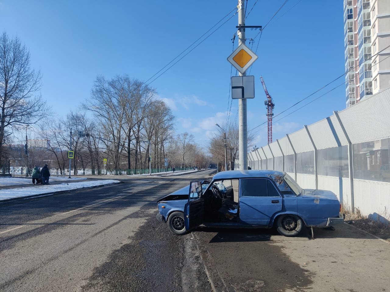 В Красноярске подросток без прав устроил ДТП 9 марта в...