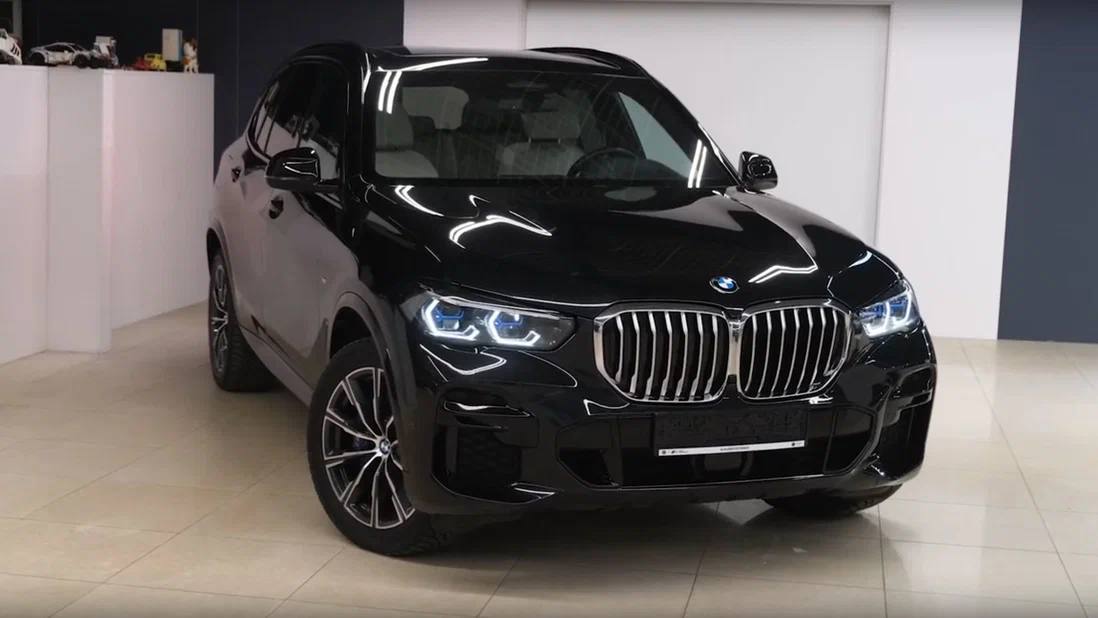 В России выпустили партию кроссоверов BMW X5 и X6...
