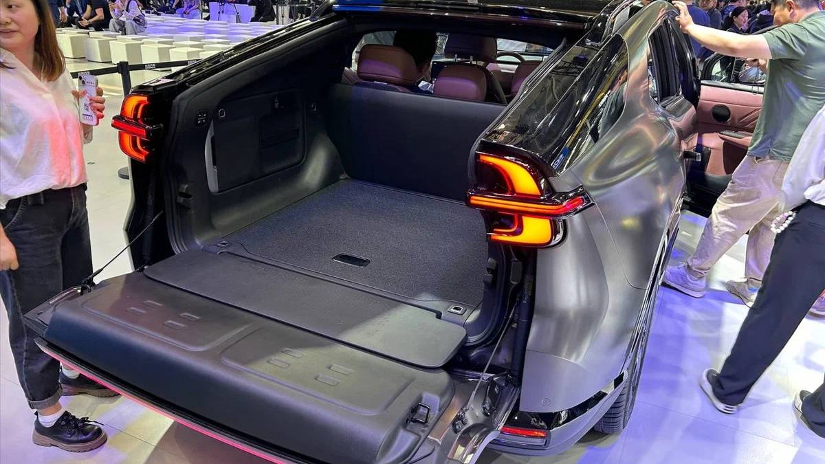 Changan запустил производство кроссовера, который...