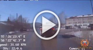Влюбленная парочка распространяла наркотики в...