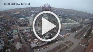Пьяный мужчина влетел в столб в Октябрьском районе Красноярска, чтобы свести счеты с жизнью после того, как узнал, что его жена изменила ему.