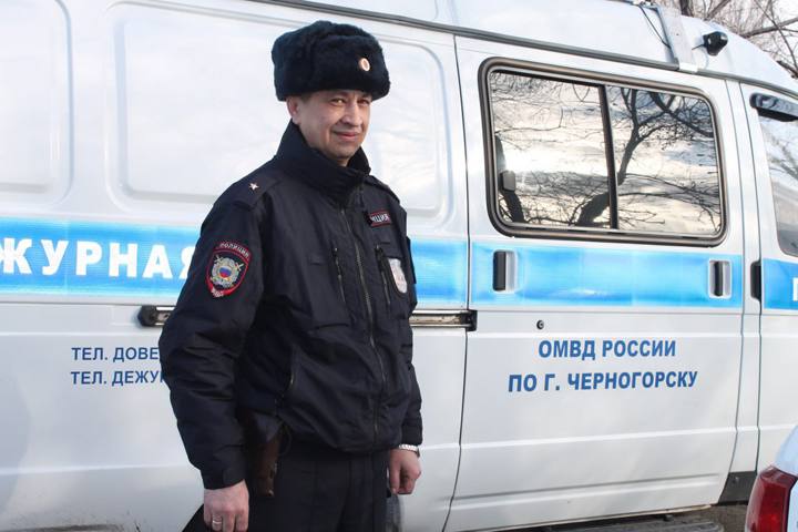 В Хакасии полицейский застрелил агрессивную собаку, напавшую на ребенка
