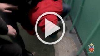 В Мурманске садист с нацистским орлом на груди избивал пожилых соседей
