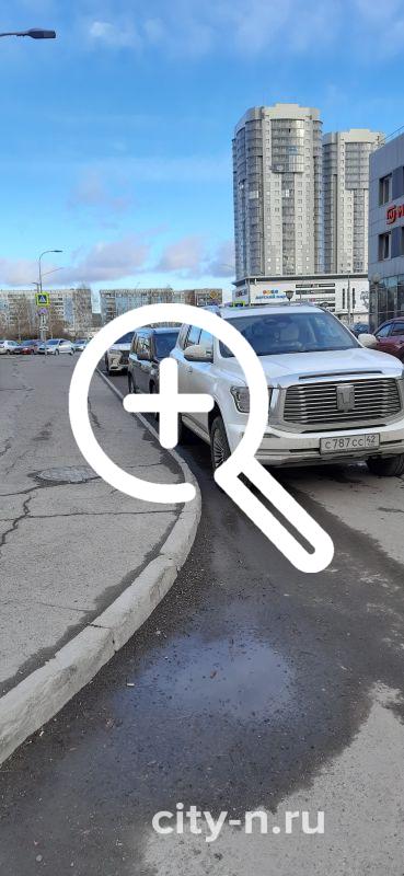 В Новокузнецке водители нарушают ПДД ради сдачи анализов...