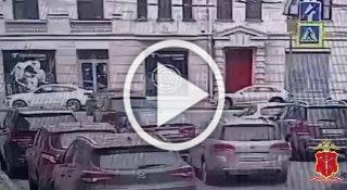ДТП с участием автобуса и легковушки на пересечении...