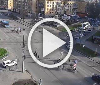 Житель Новокузнецка пишет: Сегодня на перекрестке...