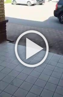 Видео дня: мужик прилетел за пивом на ВЕРТОЛЁТЕ, чтобы не...