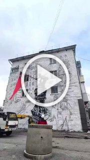 В Топках завершают мурал, посвященный окончанию ВОВ.