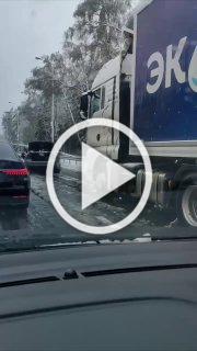 Крупное ДТП на Дмитровском шоссе перед Еремино в сторону...