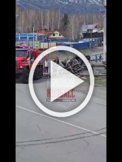 Жесткое ДТП в Шерегеше: манипулятор на большой скорости...