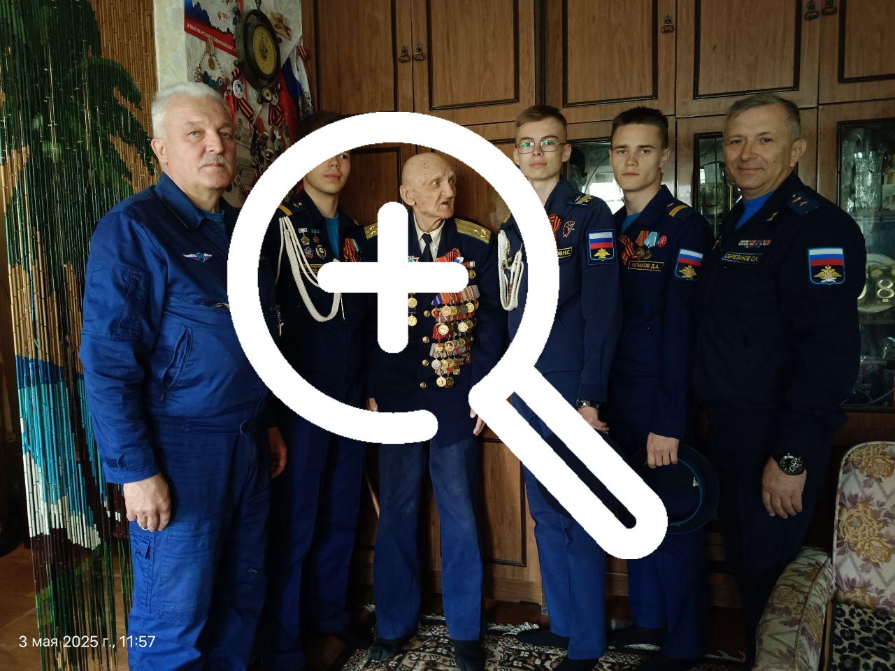 В Оренбурге поздравили ветерана с 80-летием Победы!...
