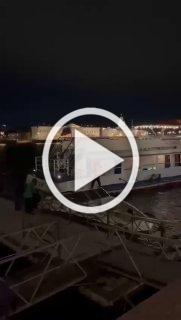 Теплоход «Мираж» врезался в прогулочные корабли на Адмиралтейской набережной