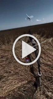 ❗️Кадры запуска барражирующего боеприпаса «Ланцет» с...