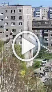 Крупный пожар произошел в многоэтажке на ЖБИ