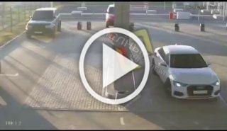 Гений на Audi забыл вытащить пистолет из бака и снёс...