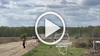 Жители села Верхотомское из года в год жалуются на дорогу из местного карьера, но получают лишь отписки.