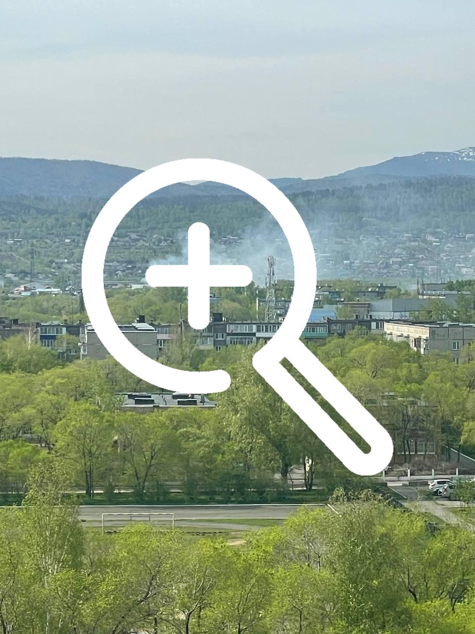 В Саяногорске горит крыша кафе на улице Абаканской На...