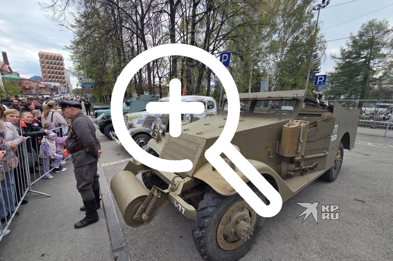Выставка ретроавтомобилей прямо сейчас проходит в...