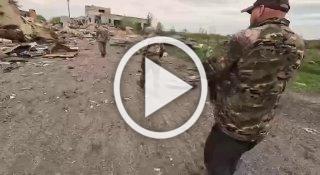 ❗️Российские волонтеры собирают в Курской области трупы...