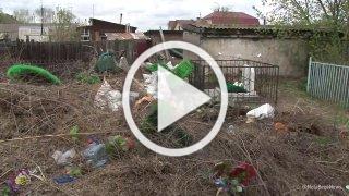 Мусор на старом кладбище в Минусинске так и лежит....