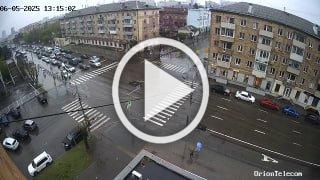 Ленина - Кирова. Ну нарушаешь ты, поворачивая не со своей...