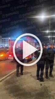 Ночью на проспекте Ветеранов автомобиль внезапно прилёг отдохнуть прямо на дорогу