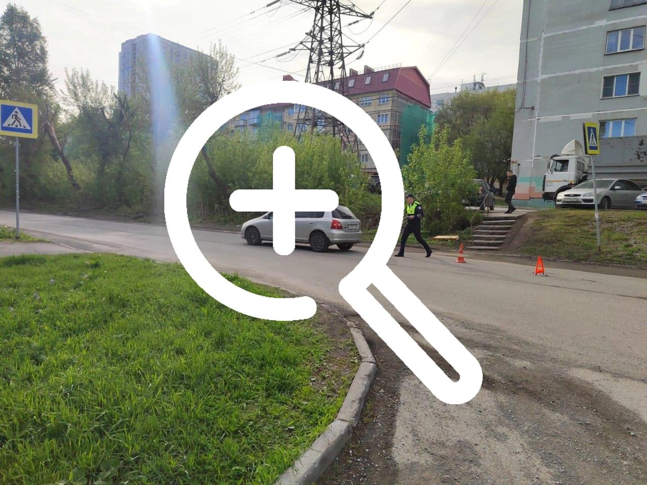 Водитель сбил маму с 7-летним сыном на переходе.
