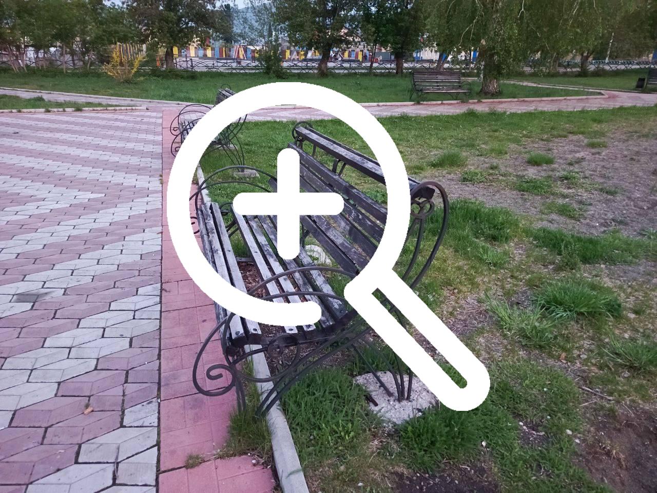 Отбитые носы и лапы - в майнском сквере «Яблоко» опять...