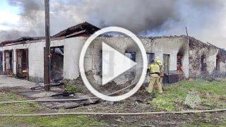 Сотрудники МЧС России ликвидируют крупный пожар в Курагинском районе