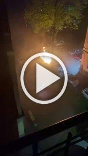 Ночью на улице Боткинская сгорел автомобиль Огонь задел...