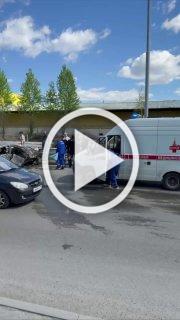 Жесткая авария на Базовом в сторону Леруа