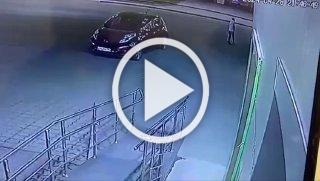 Момент смертельного наезда автомобиля на пешехода в Прокопьевске попал на видео 