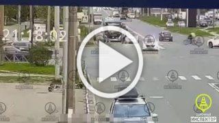 В Петербурге мотоциклист на огромной скорости врезался в...