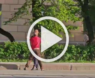 На проспекте Ленина таксист подрался с автоинструктором
