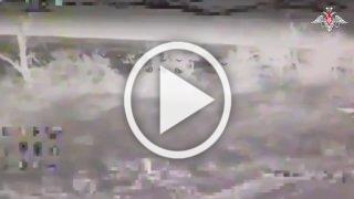 ❗️Расчеты FPV-дронов «Южной» группировки войск уничтожают средства связи и станции РЭБ противника