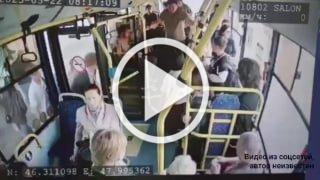 В Астрахани мигрант набросился на кондуктора за то, что она попросила оплатить проезд