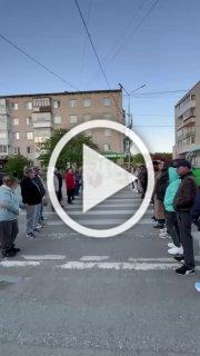 Жители Березовского почтили память 4-летней девочки,...