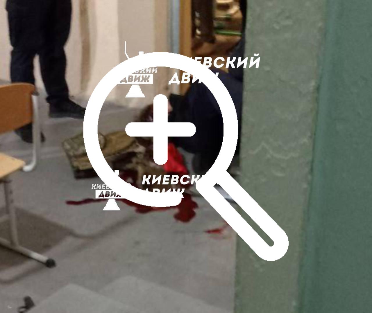 Мужчина попытался застрелиться прямо в укрытии в Киеве во...