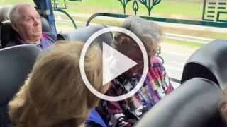 ❗️Появились видео и фотографии встречи мирных жителей Курской области, которых украинские террористы взяли в заложники и теперь согласились отпустить в рамках обмена «1000 на 1000».