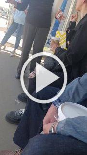 В Бирюлево бабушка попросила подвинуть сумку девушку,...