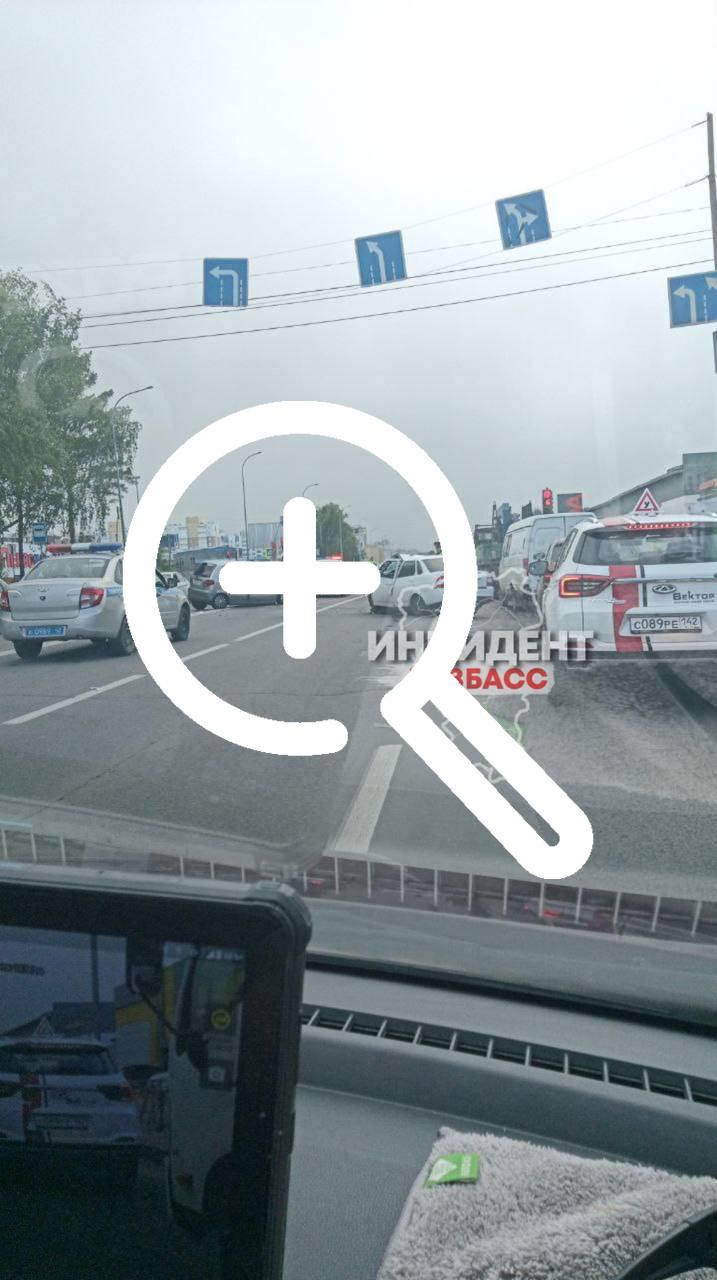 Жесткое ДТП в Кемерово на Южном в районе остановки...