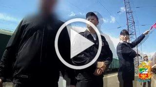 Транспортные полицейские сняли с поезда двух нетрезвых...