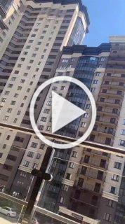 16-ти летний зумер выпрыгнул с 9 этажа, из-за того что его одноклассница отказалась с ним встречаться.