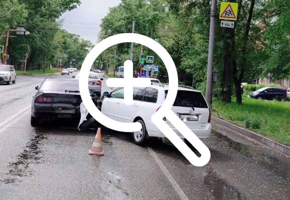В Абакане произошло ДТП с тремя автомобилями