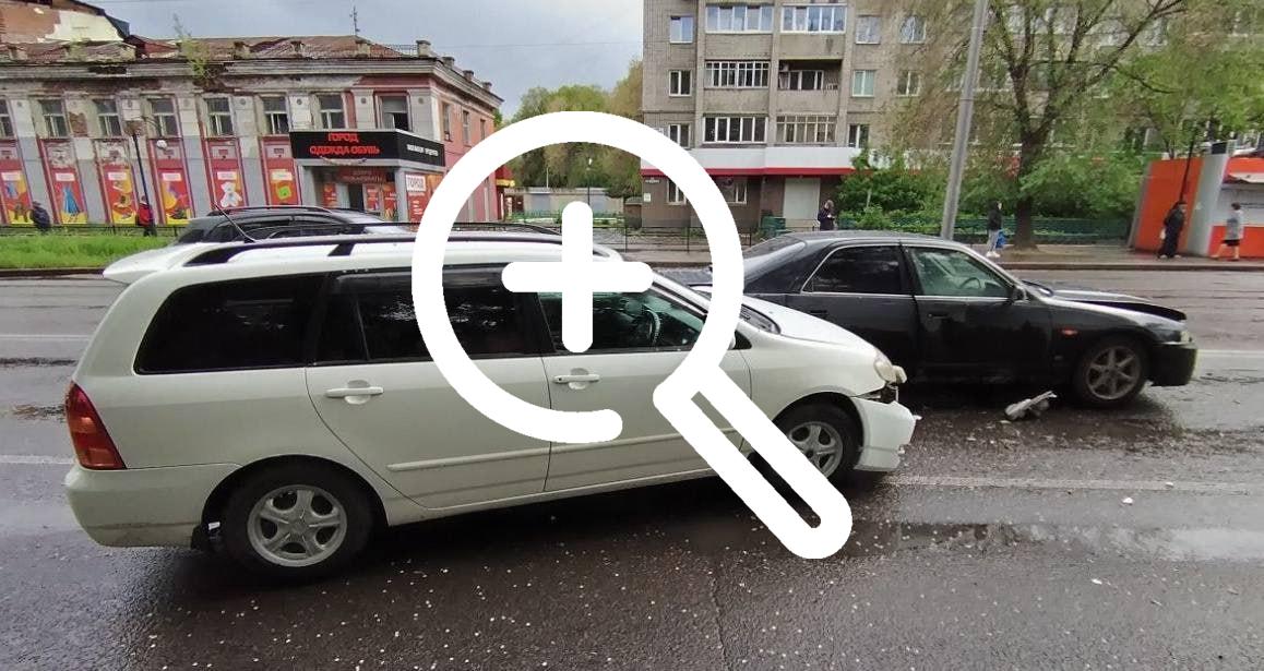 В Абакане произошло ДТП с тремя автомобилями
