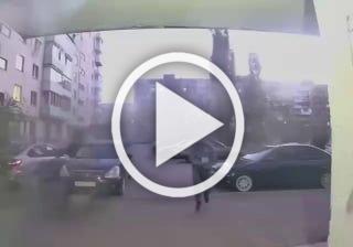 В Уфе мужчина с расстёгнутой ширинкой ударил ребенка, а потом нокаутировал его дедушку, который вышел на защиту