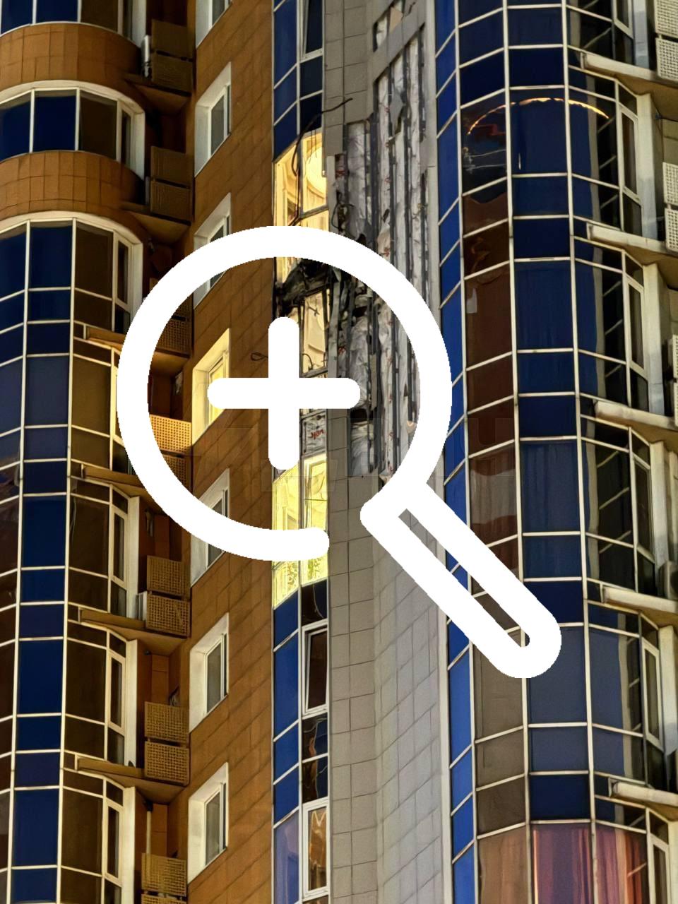 Обломки сбитого БПЛА повредили фасад ЖК «Миракс Парк» на...