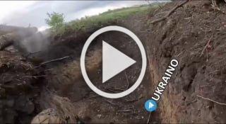 ❗️Жесткое видео штурма от первого лица траншеи противника...