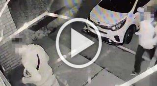 В Калужской области уличное ограбление попало на камеру.