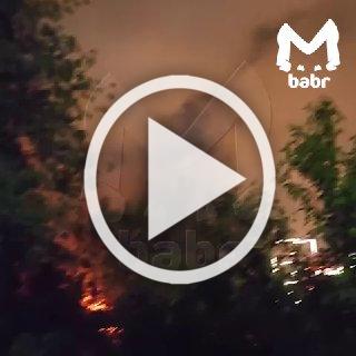 Деревянный дом горит в Иркутске на Коммунистической....